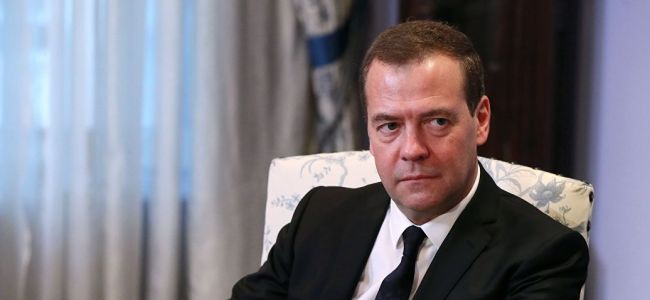 Медведев проведет совещание по импортозамещению в легкой промышленности