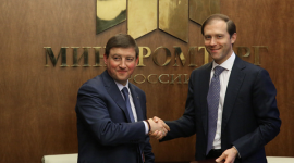 Глава Минпромторга обсудил с губернатором Псковской области вопросы легкой промышленности и импортозамещения