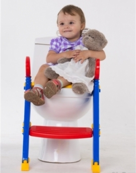 Детское сиденье для унитаза со ступенькой.